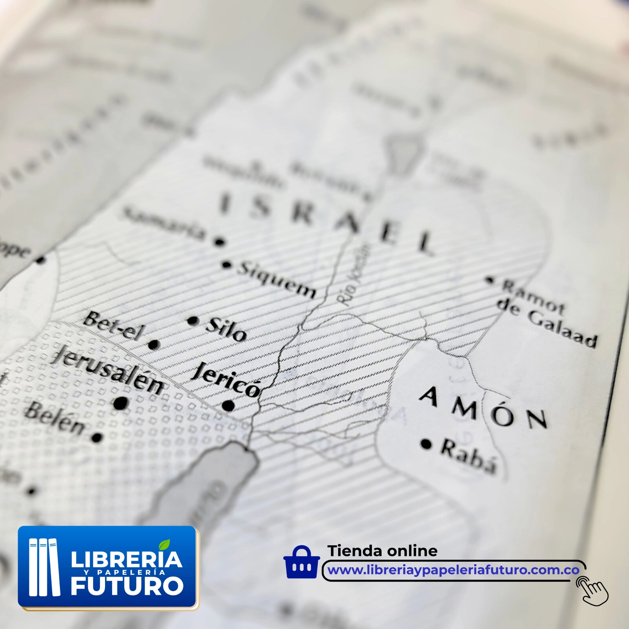 Biblia Floral Azul, en tamaño y letra mediana con índice y cremallera