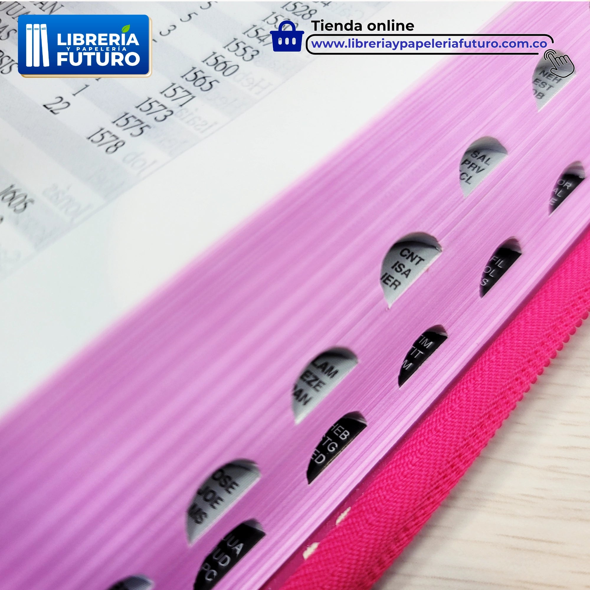 Biblia Floral Fucsia, en tamaño y letra mediana con índice y cremallera
