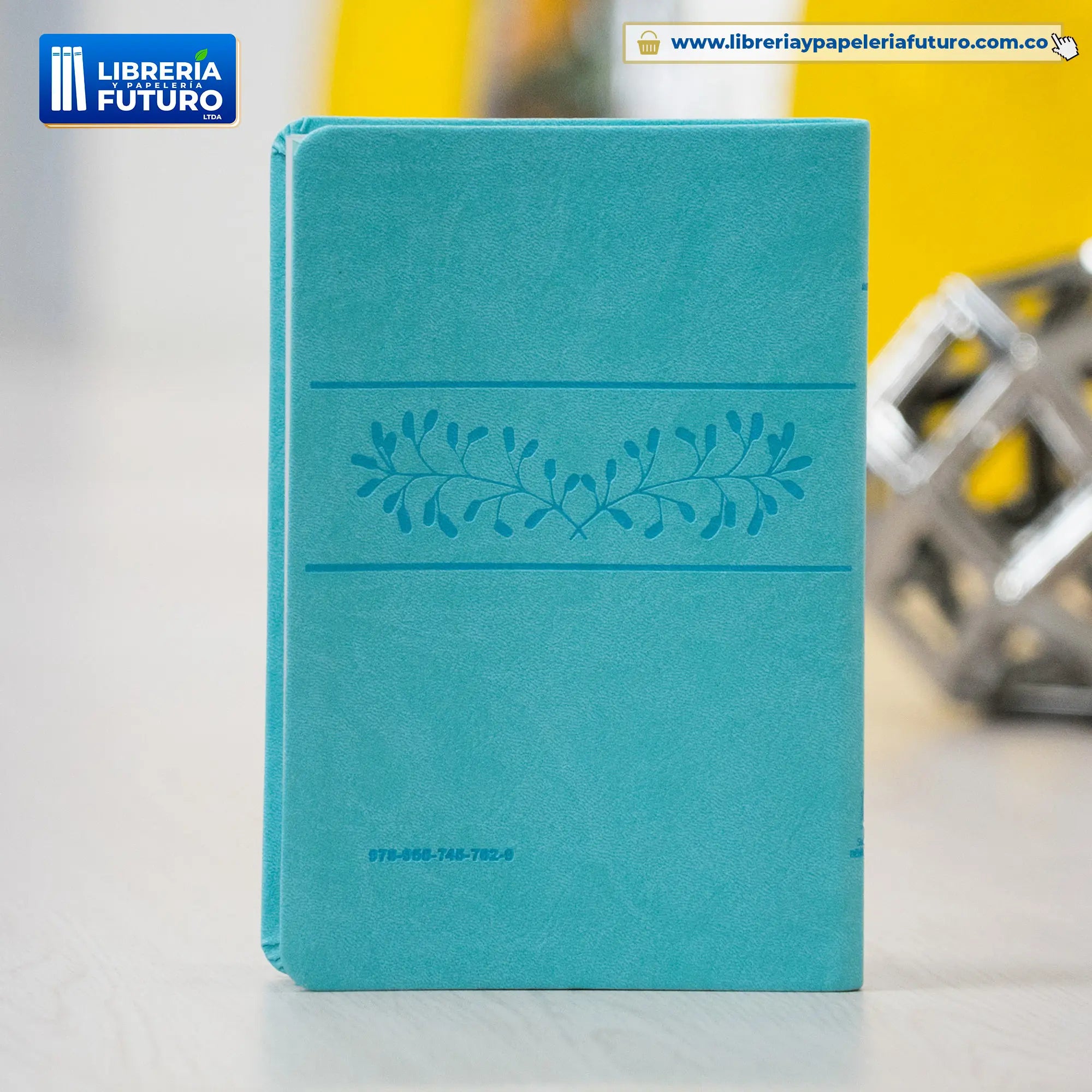 Biblia_VerdeMenta_posterior.webp