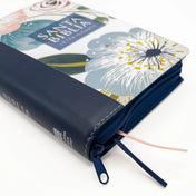 Biblia mediana azul floral