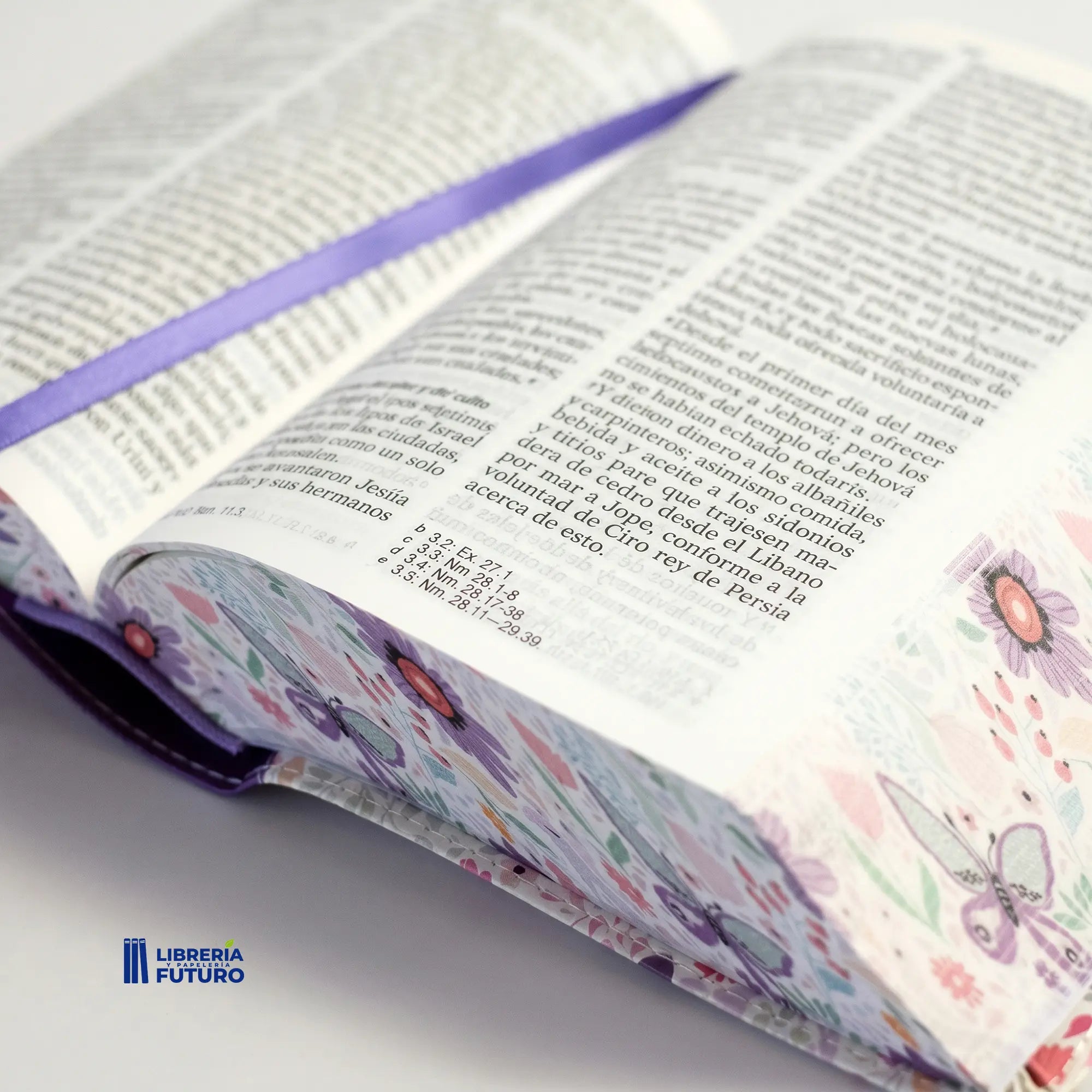 📚 Biblia pequeña morada primavera 🇪🇺